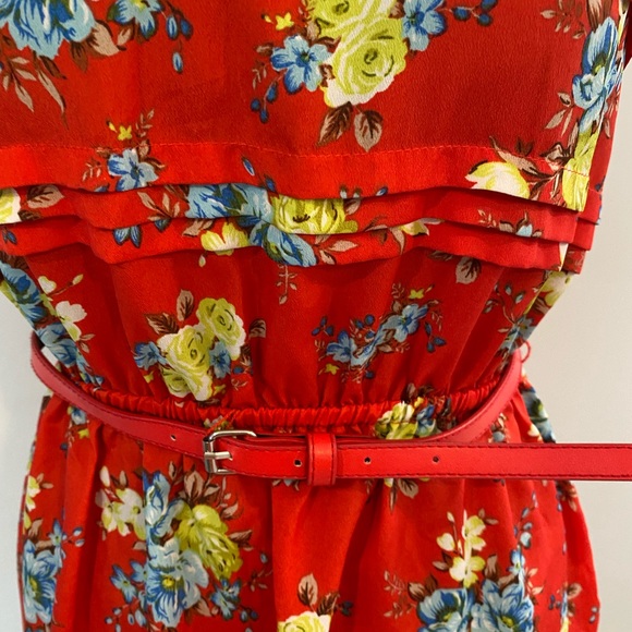 Super Cute Red Floral Dress w/Belt - Picture 3 of 8